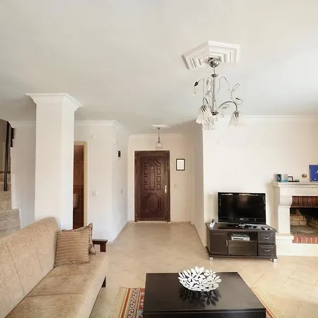 Villa Nesli 1 *